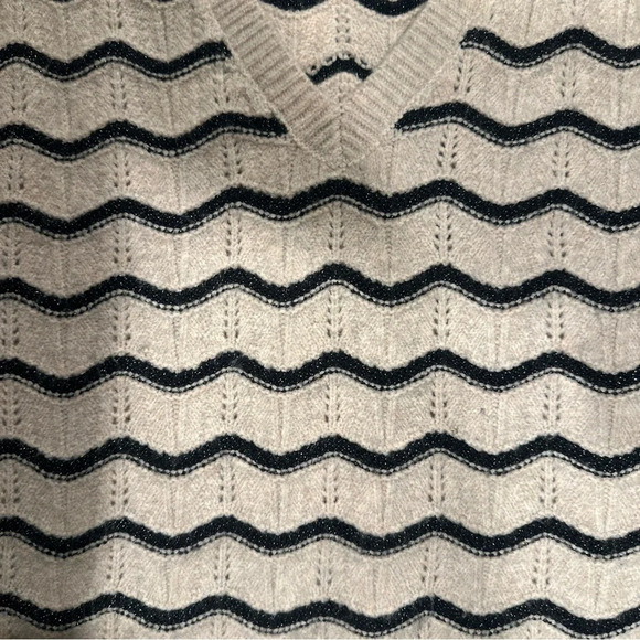 Women’s Broadway 38 XL vest cream color with lines - Picture 3 of 8